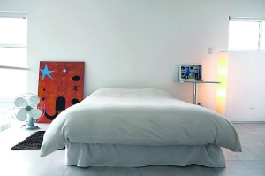 DORMITORIO. En el cuarto se puede optar por una tarima. FOTO: JAIME GIANELLA. DISEÑO: ONETO/SOUSA ARQUITECTURA INTERIOR.